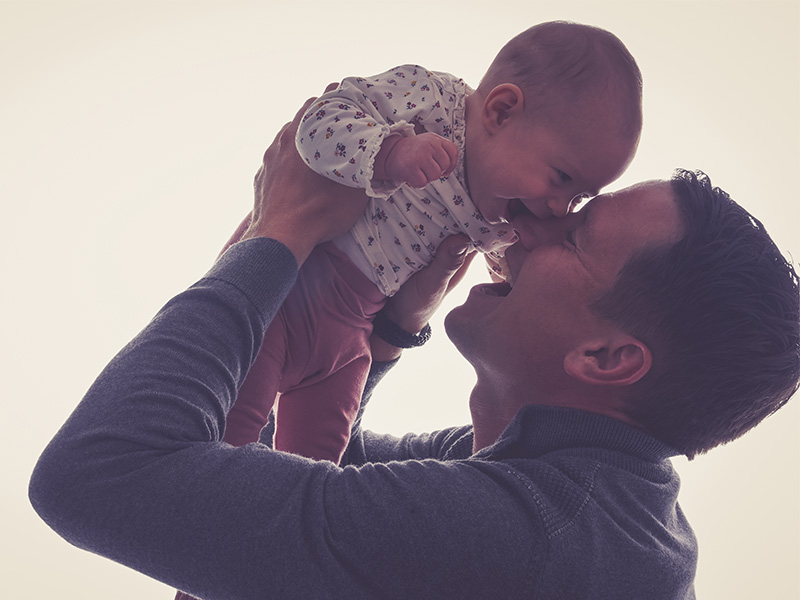 Baby Fotoshooting im Baby Fotostudio mit Papa